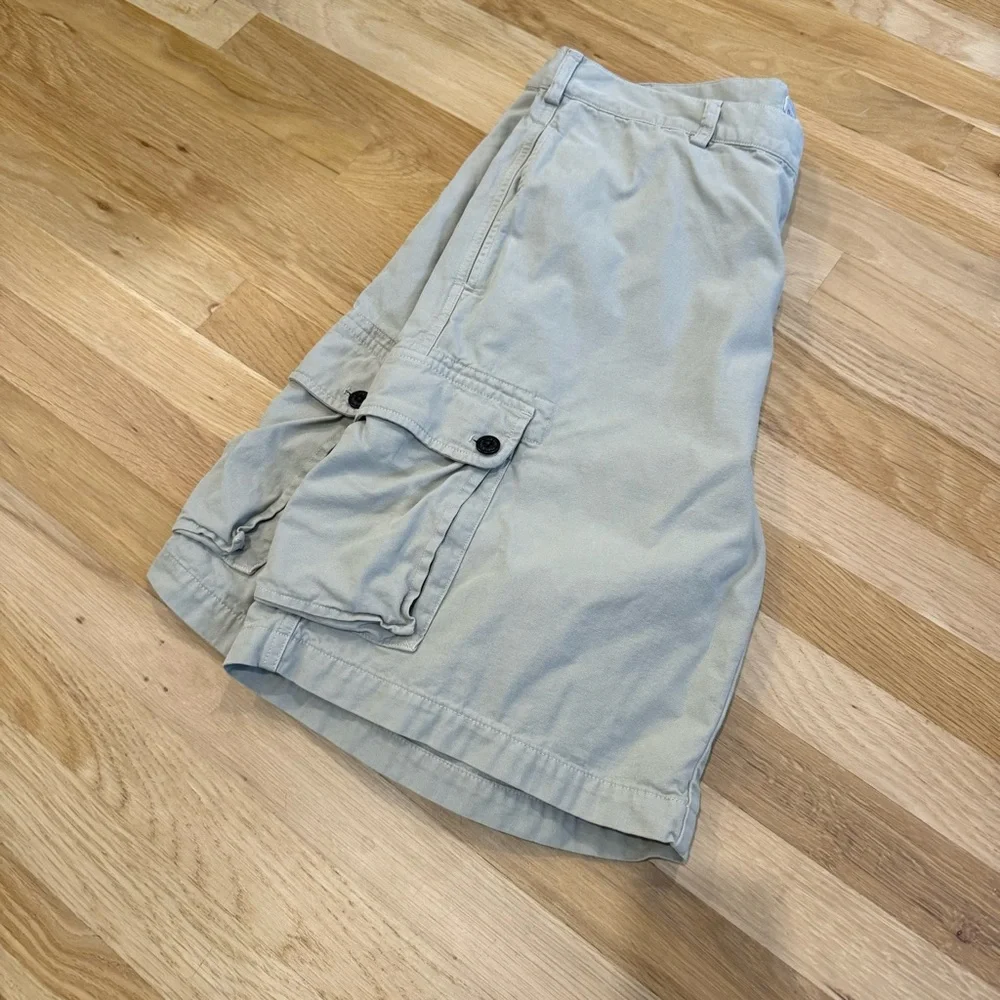 Orvis Men's  Cotton Cargo Shorts . Beige, Size 36 / style #1084